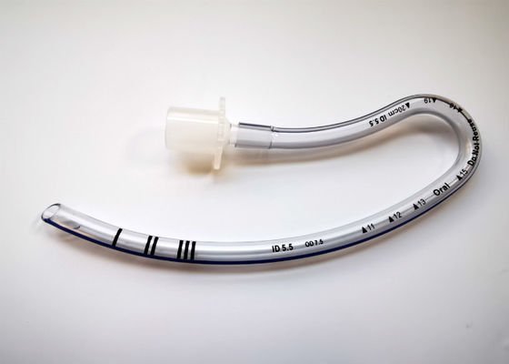 comprar Tubo endotraqueal del PVC con la intubación endotraqueal oral de la nariz 5.5m m fabricación en línea