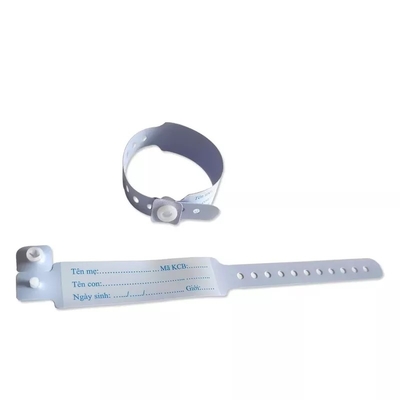 Buen precio Pvc de identificación médica de la pulsera Consumibles médicos cómodos Desechables duraderos y resistentes al agua de la pulsera de identificación en línea