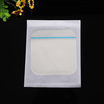 Buen precio Pegamento respirable quirúrgico cohesivo de los vendajes para heridas de la prenda impermeable transparente en línea