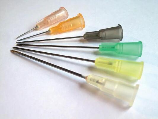 Buen precio Agujas de inyección dentales de acero inoxidable 18G-30G Aguja estéril hipodérmica desechable para odontología con eje codificado por color ISO en línea