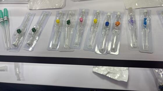 Buen precio Cánula IV Desechable con Diseño de Alas, Tamaños 14G-26G y PVC Biocompatible para Inserción Segura en línea